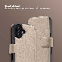 Selencia Cover Riva con MagSafe e cordino Apple iPhone 16 - Beige