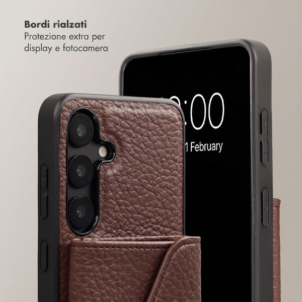 Selencia Cover per telefono Sera con cordino e portacarte a busta Samsung Galaxy S25 / S24 - Chocolate Brown