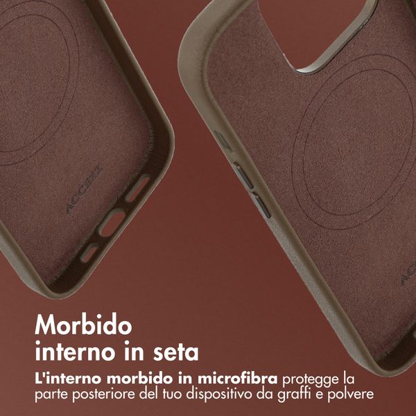 Accezz Cover in Pelle con MagSafe Apple iPhone 14 Pro - Marrone caffè