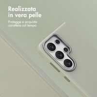 Accezz Cover in Pelle con MagSafe Samsung Galaxy S26 Ultra - Light Grey