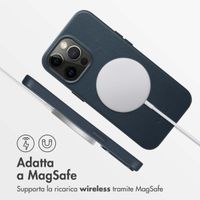 Accezz Cover in Pelle con MagSafe Apple iPhone 13 Pro - Nightfall Blue