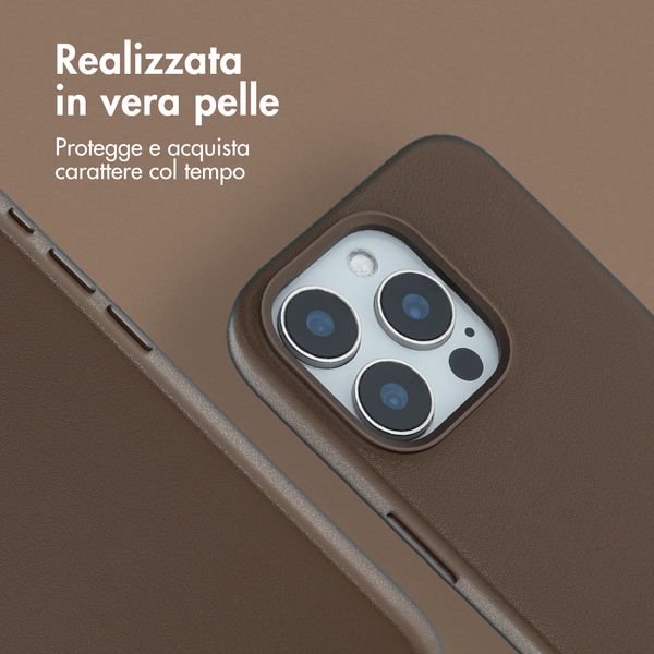 Accezz Cover in Pelle con MagSafe Apple iPhone 15 Pro - Marrone caffè
