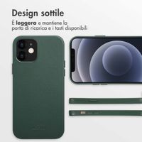 Accezz Cover in Pelle con MagSafe Apple iPhone 12 (Pro) - Cedar Green