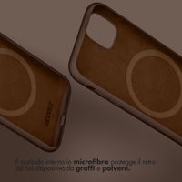 Accezz Cover in silicone liquido con MagSafe Apple iPhone 16 Plus - New Tea Brown