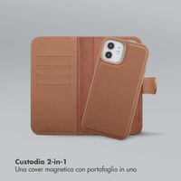 Selencia Libreria rimovibile Olyn con MagSafe Apple iPhone 12 (Pro) - Marrone