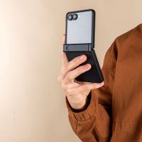 imoshion Color Backcover con supporto Samsung Galaxy Z Flip 8 - Nero