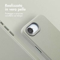Accezz Cover in Pelle con MagSafe Apple iPhone 17e / 16e - Light Grey