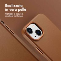 Accezz Cover in Pelle con MagSafe Apple iPhone 15 - Sienna Brown