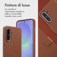 Accezz Cover in pelle 2 in 1 con MagSafe Samsung Galaxy A36 / A56 - Marrone caffè