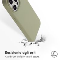 Accezz Cover in silicone liquido con MagSafe Apple iPhone 15 Pro Max - Cooper Green