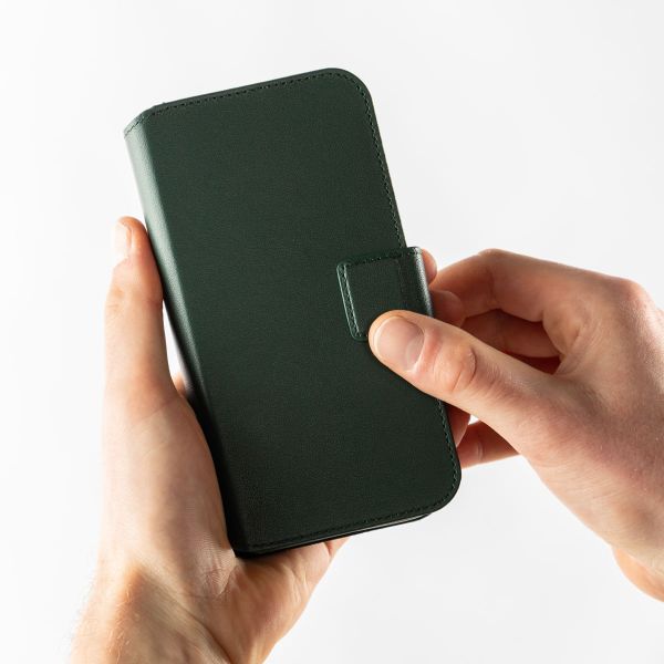 Accezz Cover in pelle 2 in 1 con MagSafe Apple iPhone 15 - Cedar Green