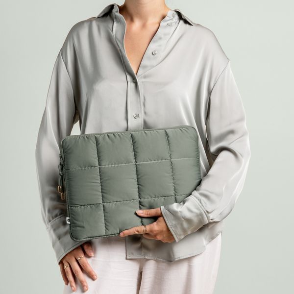 Selencia Cover Puffy per laptop 13-14 pollici - Laptopsleeve - Sage Green