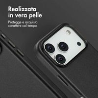 Accezz Cover in Pelle con MagSafe Apple iPhone 17 Pro - Onyx Black