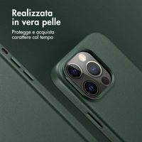 Accezz Cover in Pelle con MagSafe Apple iPhone 13 Pro - Cedar Green