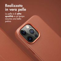 Accezz Cover in pelle 2 in 1 con MagSafe Apple iPhone 15 Pro Max - Sienna Brown