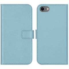Selencia Cover a libro in vera pelle Apple iPhone SE (2022 / 2020) / 8 / 7 / 6(s) - Air Blue