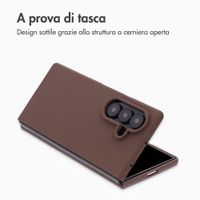 Accezz Cover in silicone liquido con MagSafe Samsung Galaxy Z Fold 8 Ultra - New Tea Brown