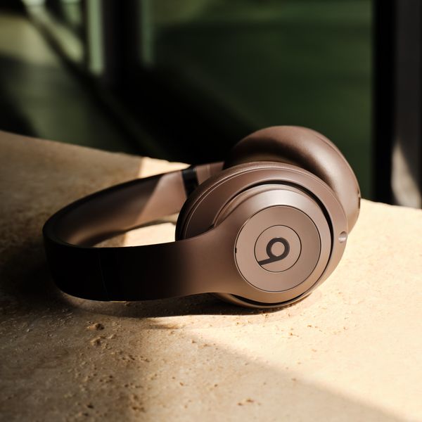 Beats Cuffie Studio Pro senza fili con cancellazione del rumore (ANC) - Deep Brown