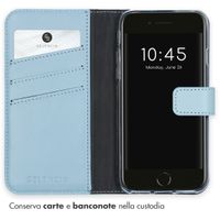 Selencia Cover a libro in vera pelle Apple iPhone SE (2022 / 2020) / 8 / 7 / 6(s) - Air Blue