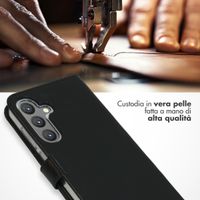 Selencia Cover a libro in vera pelle Samsung Galaxy S24 Plus - Nero