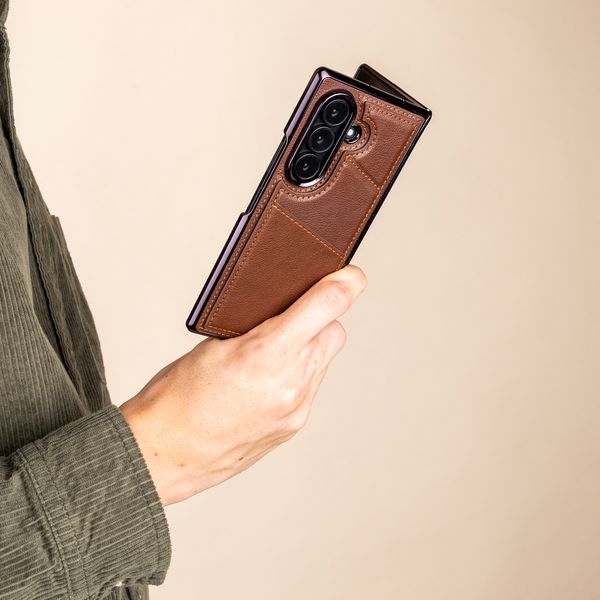 imoshion Cover posteriore MagSafe in pelle sintetica con portacarte Samsung Galaxy Z Fold 8 Ultra - Marrone scuro