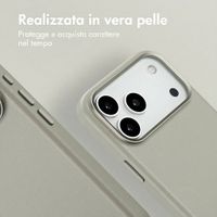 Accezz Cover in Pelle con MagSafe Apple iPhone 18 Pro / 17 Pro - Light Grey