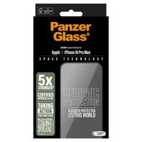 PanzerGlass Vetro temperato in ceramica con applicatore Apple iPhone 16 Pro Max