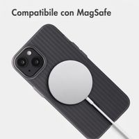 Accezz Cover Lite con MagSafe | Fluted | Apple iPhone 13 - Grigio