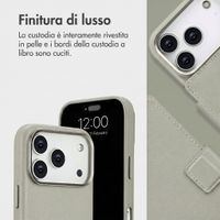 Accezz Cover in pelle 2 in 1 con MagSafe Apple iPhone 18 Pro / 17 Pro - Light Grey