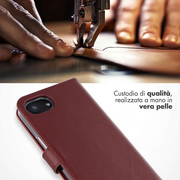 Selencia Cover a libro in vera pelle Apple iPhone 17e / 16e - Burgundy
