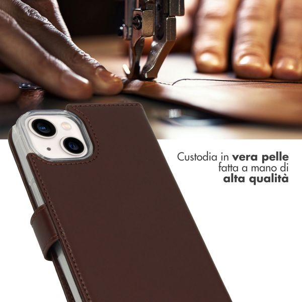 Selencia Cover a libro in vera pelle Apple iPhone 14 - Marrone