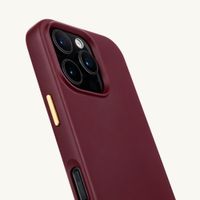 Selencia Cover posteriore Rivièra con MagSafe con ganci rimovibili Apple iPhone 16 Pro - Bold Burgundy