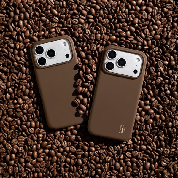 iDeal of Sweden Cover in silicone con MagSafe Apple iPhone 16 Pro Max - Mocha Mousse