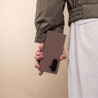 Accezz Cover in silicone liquido con MagSafe Samsung Galaxy Z Fold 8 Ultra - New Tea Brown