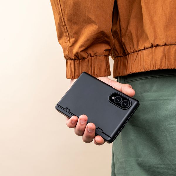 imoshion Color Backcover con supporto Samsung Galaxy Z Fold 8 - Nero