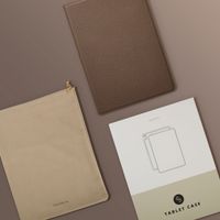 Selencia Cover Riva Apple iPad 9 (2021) 10.2 pollici / iPad 8 (2020) 10.2 pollici / iPad 7 (2019) 10.2 pollici - Mocha Brown