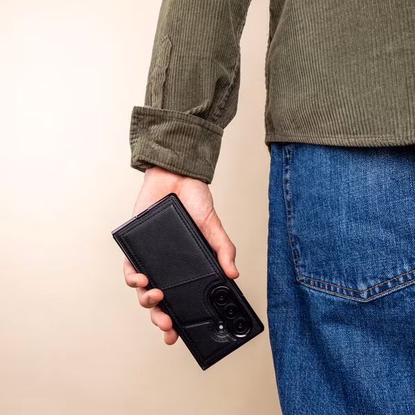 imoshion Cover posteriore MagSafe in pelle sintetica con portacarte Samsung Galaxy Z Fold 8 Ultra - Nero
