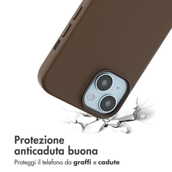 Accezz Cover in Pelle con MagSafe Apple iPhone 15 - Marrone caffè
