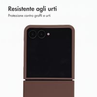 Accezz Cover in silicone liquido con MagSafe Samsung Galaxy Z Flip 8 - New Tea Brown