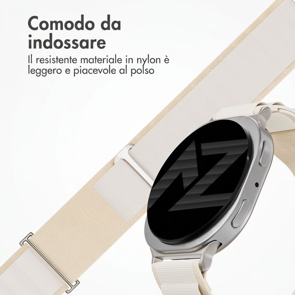 Accezz Cinturino in nylon Alpine Samsung Galaxy Watch 9 (40/44mm) / Watch 8 (40/44mm) / Classic (46mm) - Luce stellare