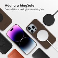 Accezz Cover in Pelle con MagSafe Apple iPhone 14 Pro - Marrone caffè