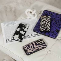 Burga Cover Posteriore Resistente Apple iPhone 15 - Achromatic