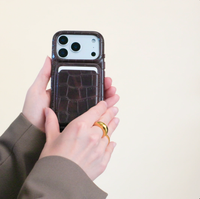 Selencia Portacarte Croco con MagSafe - Choco Brown