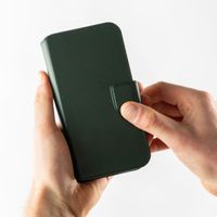 Accezz Cover in pelle 2 in 1 con MagSafe Apple iPhone 15 - Cedar Green