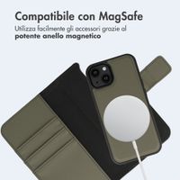 imoshion Cover a libro di lusso 2-in-1 rimovibile Apple iPhone 13 - Verde
