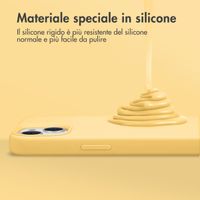 Accezz Cover in silicone liquido con MagSafe Apple iPhone 14 Pro Max - Giallo