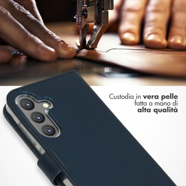 Selencia Cover a libro in vera pelle Samsung Galaxy S24 - Blu scuro
