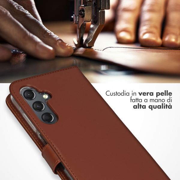 Selencia Cover a libro in vera pelle Samsung Galaxy A25 (5G) - Marrone chiaro