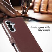 Selencia Cover a libro in vera pelle Samsung Galaxy A36 / A56 - Marrone