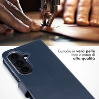 Selencia Cover a libro in vera pelle Samsung Galaxy S26 - Blu scuro